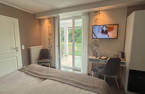 Bischofsheim an der Rhon Hotel | Memory 01 - Charming apartment with balcony and view of the countryside