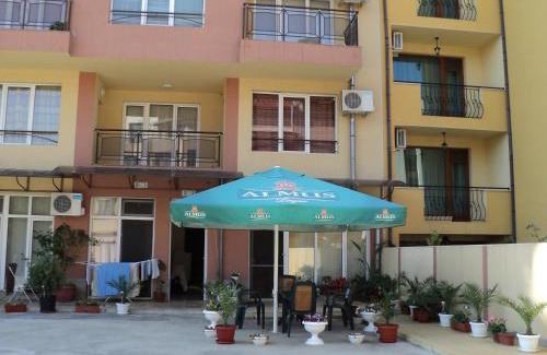 Sozopol House | Meni Apartments and Guest Rooms