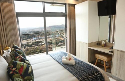 Menlyn Apartment | Menlyn Trilogy - 2 Bedroom & Great Views - No Loadshedding