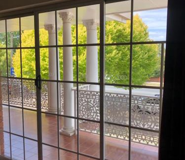 Albury Hotel | Meramie Motor Inn