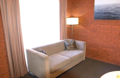 Albury Hotel | Meramie Motor Inn