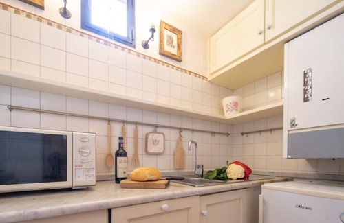 San Lorenzo Apartment | Mercato Centrale Sweet in Florence by Mmega