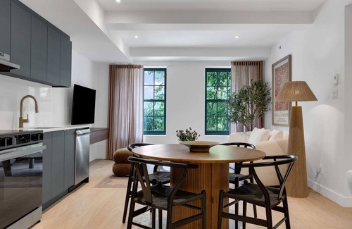 Cite Multimedia Apartment | Mercer- Old Mtl 2 Beds 2 Baths+ Free parking