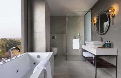 Chandigarh Hotel | Mercure Chandigarh Tribune Chowk