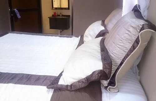 Lusaka Cabin | Mercury Gardens Lodge at Muzala