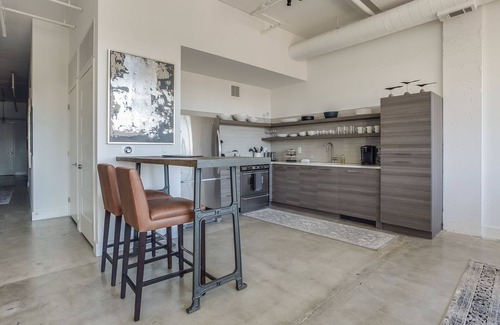 Old Fourth Ward Apartment | Mercury Loft by Atlanta Luxury Rentals