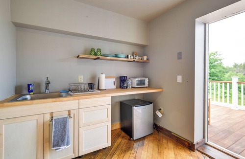Meredith Apartment | Meredith Studio Near Downtown: Hike, Swim, Ski!