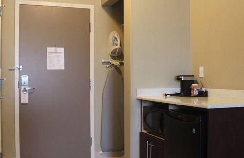 County of Vermilion River Hotel | Meridian Inn & Suites Lloydminster