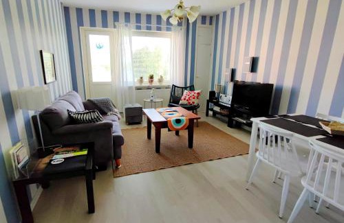 Kemi Apartment | Merikarhun kaksio - apartment by the sea, 5 mins off the highway
