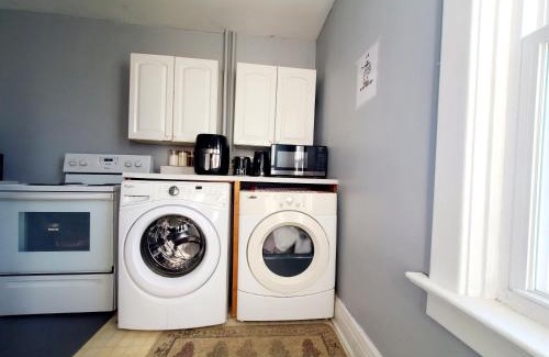 Winnipeg House | Merj's Guest House in Wolesly