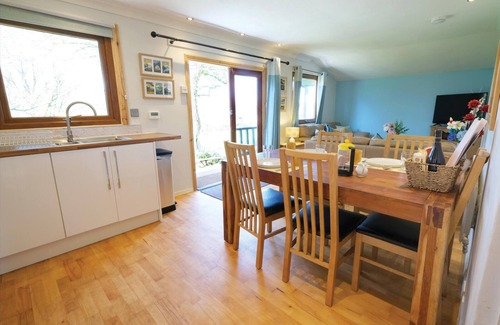 Llanrhidian Higher Ski Chalet | Merlins Cabin - 2 Bedroom - Blaen Cedi Farm