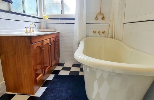 Broadwater House | Merlot Mountain Haven