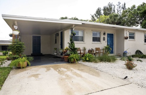 Riviera Beach House | Mermaid's Cottage West Palm Beach —For people who love the water!
