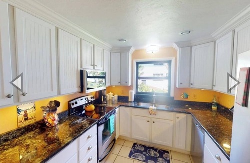Holmes Beach Condo | Mermaid's Haven, perfect getaway
