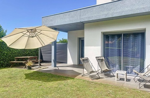 Messanges Apartment | Messanges, 2-BR terraced house in a quiet area