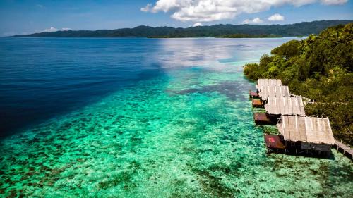 Sawinggrai Cabin | Methos Homestay - Raja Ampat