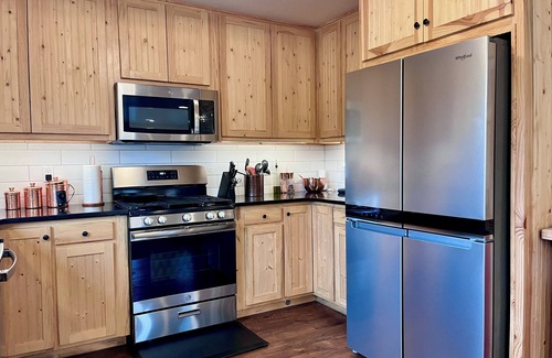 Winthrop House | Methow Valley Dream- Sleeps 4, Walk Across the River to Downtown Winthrop!