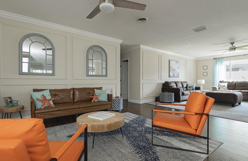 Anona House | Meticulous 3bedroom/2bath home 5 min from gorgeous beaches, heated pool!