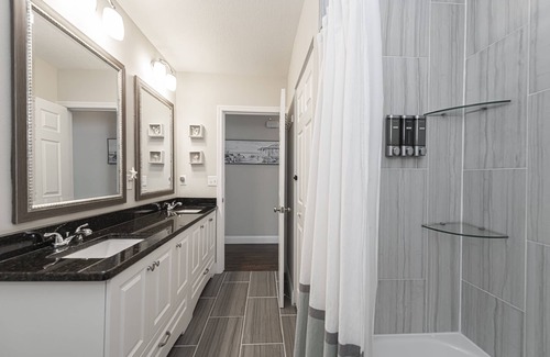 Anona House | Meticulous 3bedroom/2bath home 5 min from gorgeous beaches, heated pool!