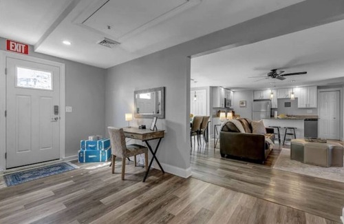 Clarence Apartment | Meticulous Main St. Ranch 2 Bedroom Luxury Apt. Rear Unit