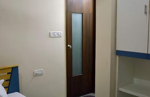 Vadapalani Hotel | Metro Park