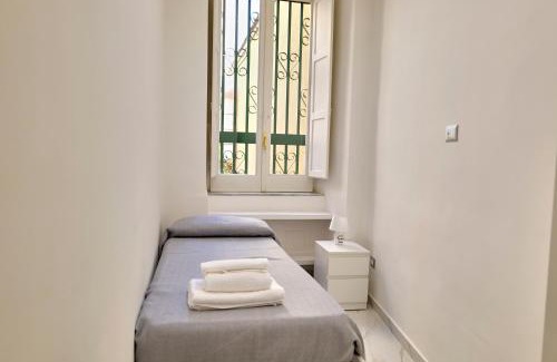 Vasto Apartment | Metro, Railway Station - B&D House
