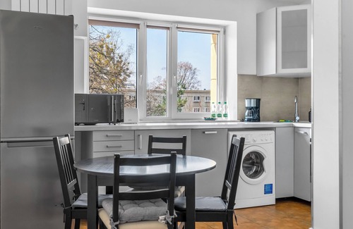 Muranow Apartment | Metro Ratusz Arsenał Homely Apartment