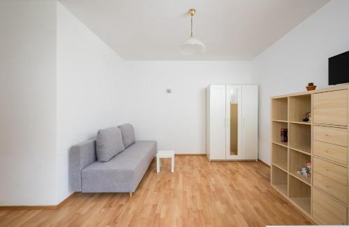 Ursynow Apartment | Metro Stokłosy Homely Apartment by BookingHost