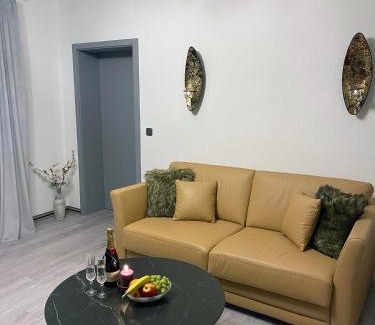 Schloß Neuhaus Apartment | Metropolitan am Schloßpark