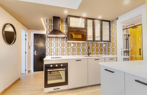 San Blas-Canillejas Apartment | Metropolitano III apartment in Madrid