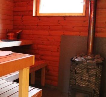 Kuusalu Parish Apartment | Metsamajake Hubert sauna ja mullivanniga