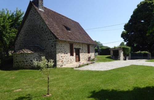 Salon-la-Tour House | Meublé de tourisme " Les Étourneaux "