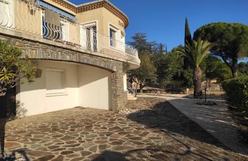 La Londe-les-Maures Apartment | Meublé tourisme 4*, les pieds dans l'eau, Villa LAS PALMERAS