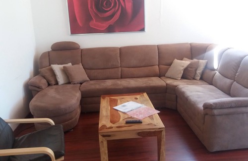 Steglitz-Zehlendorf Apartment | Mexiplatz, 200m from S Bahn, 25 Minutes from Potsdamer Platz