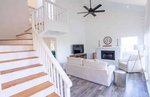 Canyon Lake House | Mezza Lago House