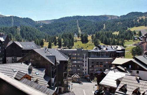 Risoul Apartment | Mezzanine apartment for 6, ski-in/ski-out, Risoul