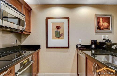 Las Vegas House | MGM Signature-09-820 1Br 2Ba F1 Pits View Balcony
