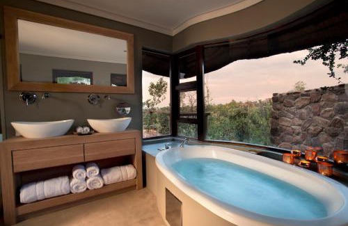 Vaalwater House | MHONDORO SAFARI LODGE & VILLA