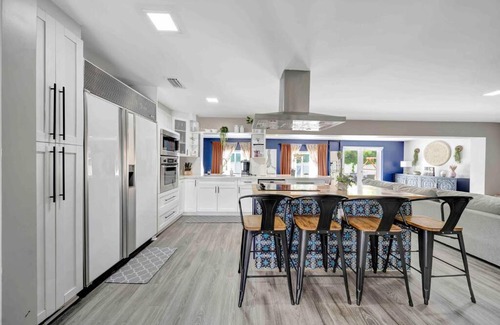 Ludlam House | Mi Casa, Su Casa
