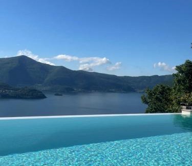 Parzanica Apartment | MIA ISOLA with lake view, garden and swimming pool