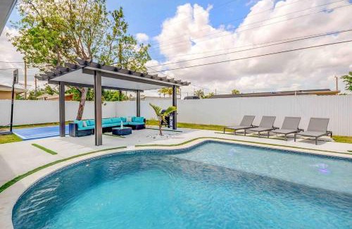 Ludlam House | Miami Bliss - Blue Lagoon Haven L18