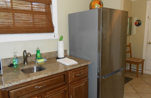 Ludlam Apartment | Miami Falls Area Private Studio/Apartment