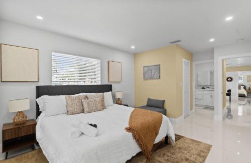 Olympia Heights House | Miami Japandi Style Pool - BBQ