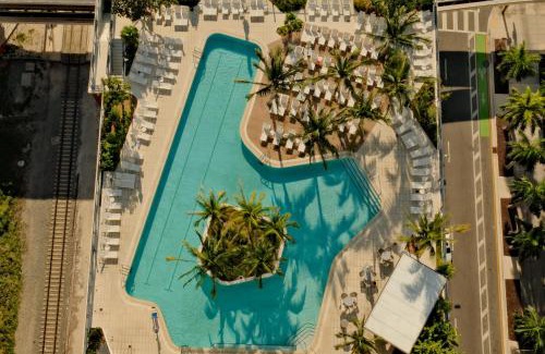 Downtown Miami Apartment | Miami Luxe Escape Best High Waterfront Views, City Lights, Pool, Spa Amazing location