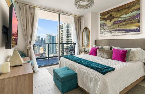 Downtown Miami Apartment | Miami Luxe Escape Best High Waterfront Views, City Lights, Pool, Spa Amazing location
