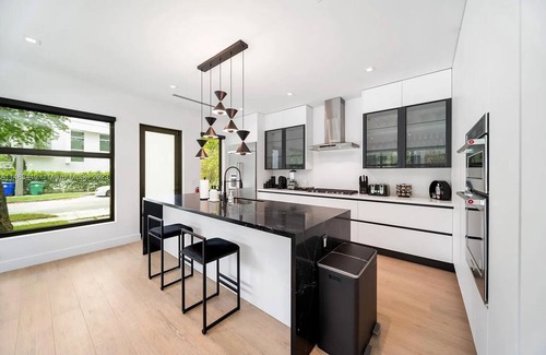 Southwest Coconut Grove House | Miami modern 3-bedroom 3300 sq ft in beautiful Coconut Grove, Miami