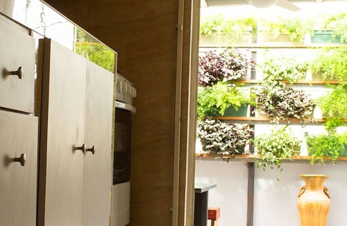 Eleanor Roosevelt Apartment | Micasa Sucasa! Your home at the center to it all!