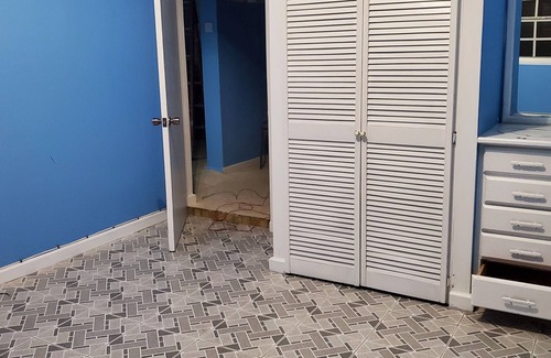 Brighton Apartment | Michael's Beach Complex #4