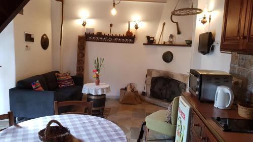 Kathikas House | Michalis Anoyia Traditional Stonehouse