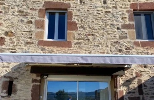 Saint-Laurent-d'Olt Cottage | Michel's studio